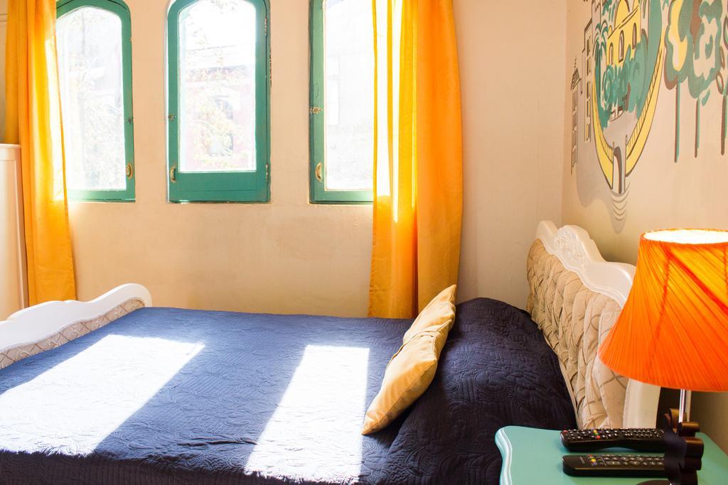 Hostal Forestal Santiago Exterior photo