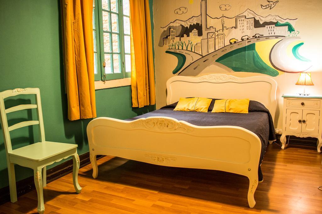 Hostal Forestal Santiago Exterior photo